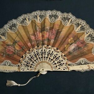 Vintage Elegant Floral Lace Hand Fan